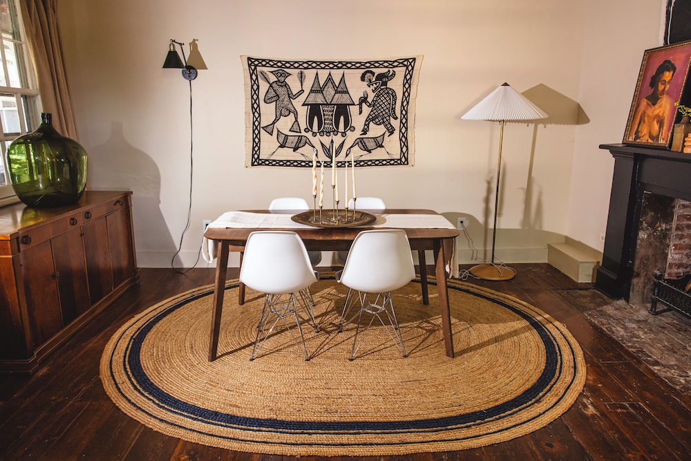 kingston carriage house