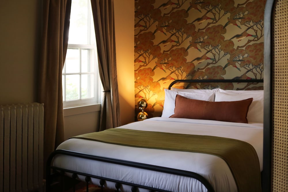 kingston carriage house