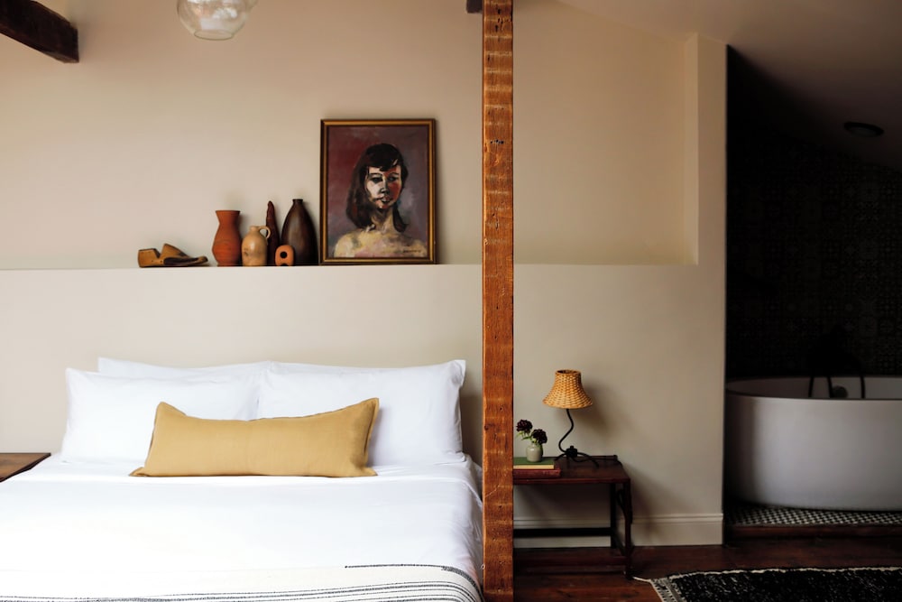 kingston carriage house