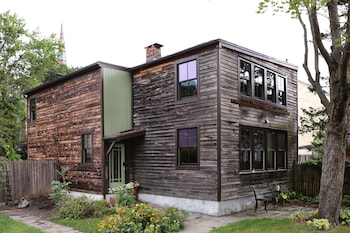 kingston carriage house