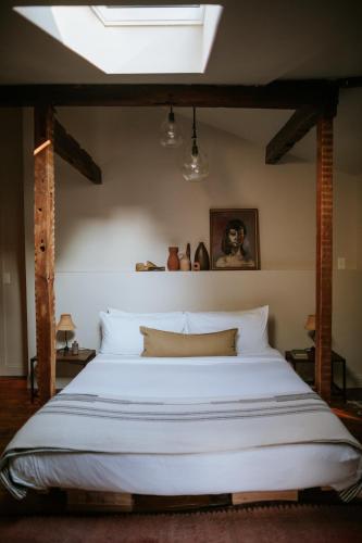 kingston carriage house