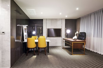 jeongseon js grand palace hotel