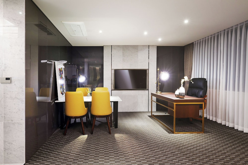 jeongseon js grand palace hotel
