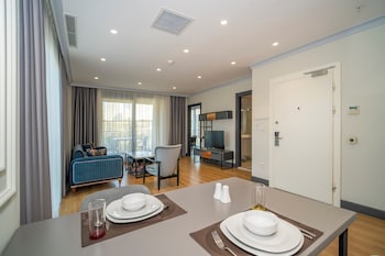 rusel park residence