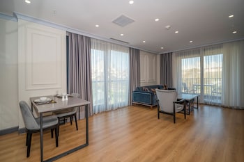 rusel park residence