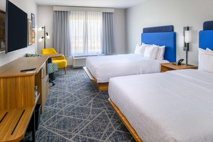 hampton inn by hilton st louis airport