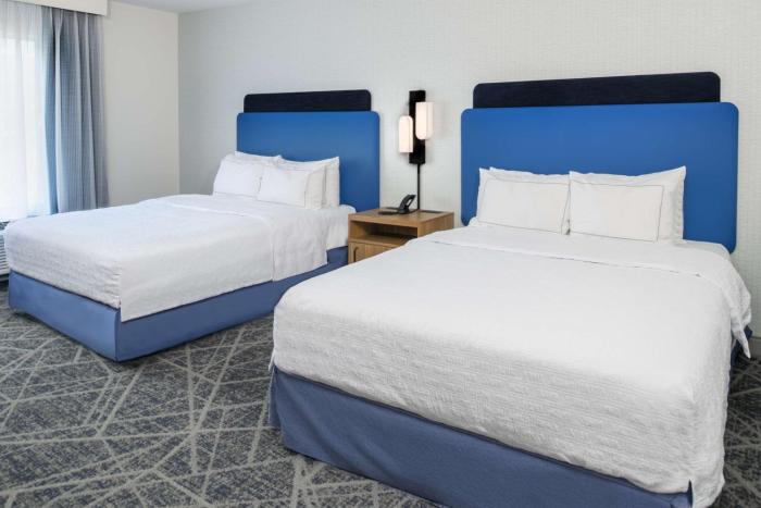 hampton inn by hilton st louis airport