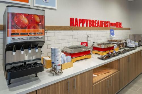 hampton inn by hilton st louis airport