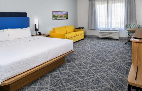 hampton inn by hilton st louis airport