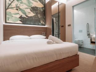 a hotel bugis 11hrs stay from 8pm to 9am
