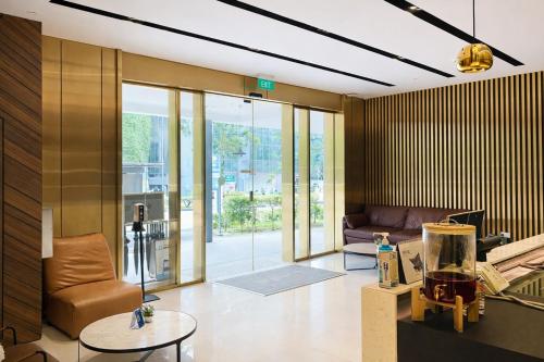 a hotel bugis 11hrs stay from 8pm to 9am