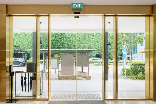 a hotel bugis 11hrs stay from 8pm to 9am