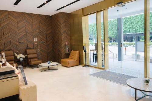 a hotel bugis 11hrs stay from 8pm to 9am