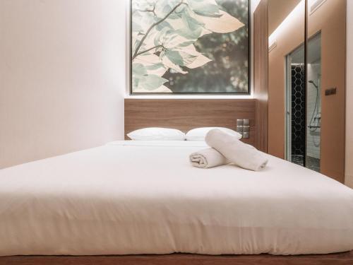 a hotel bugis 11hrs stay from 8pm to 9am