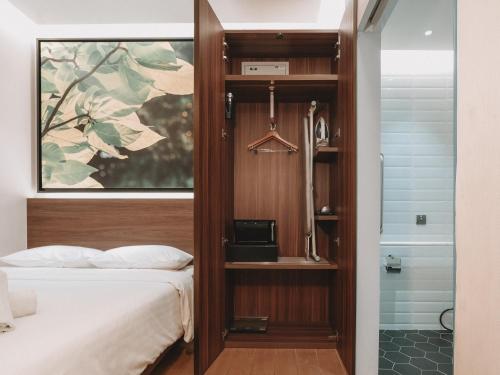 a hotel bugis 11hrs stay from 8pm to 9am