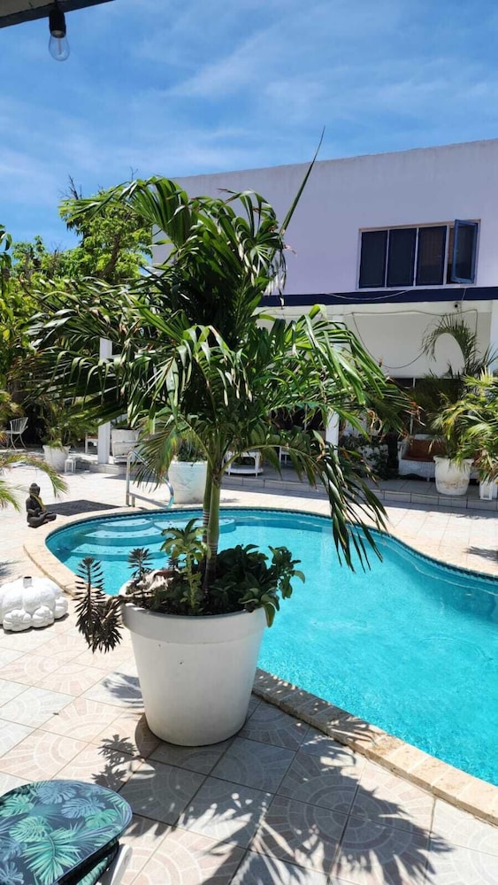 first day hotel on aruba