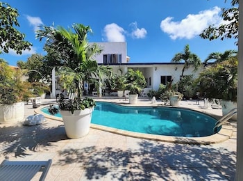 first day hotel on aruba