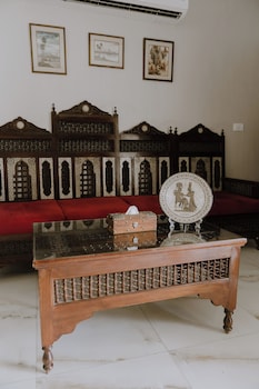 jimmy pyramids hotel