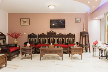 jimmy pyramids hotel