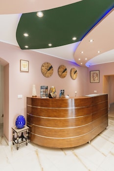 jimmy pyramids hotel