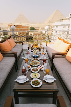 jimmy pyramids hotel