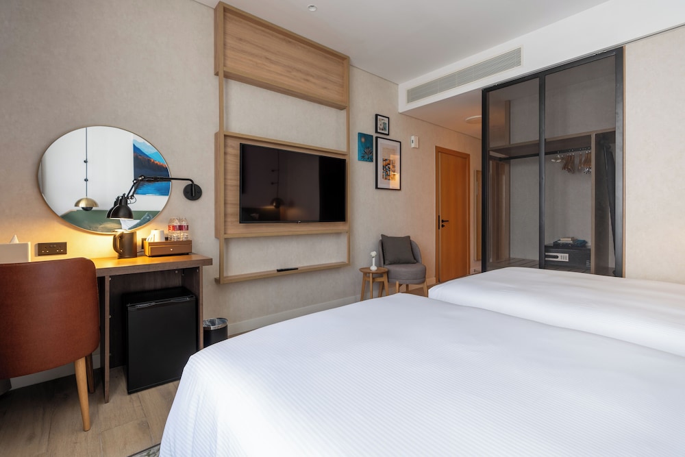 west walk retaj hotel