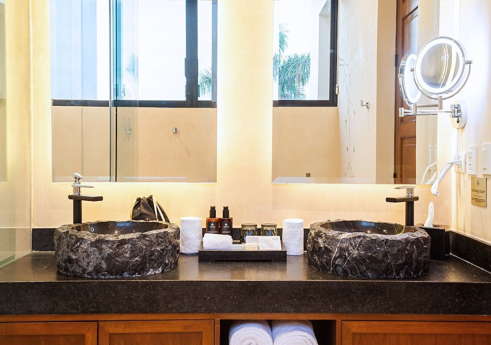 adoro hotel boutique adults only