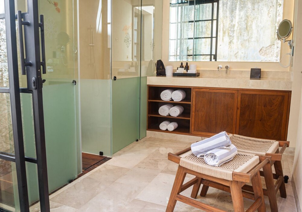 adoro hotel boutique adults only