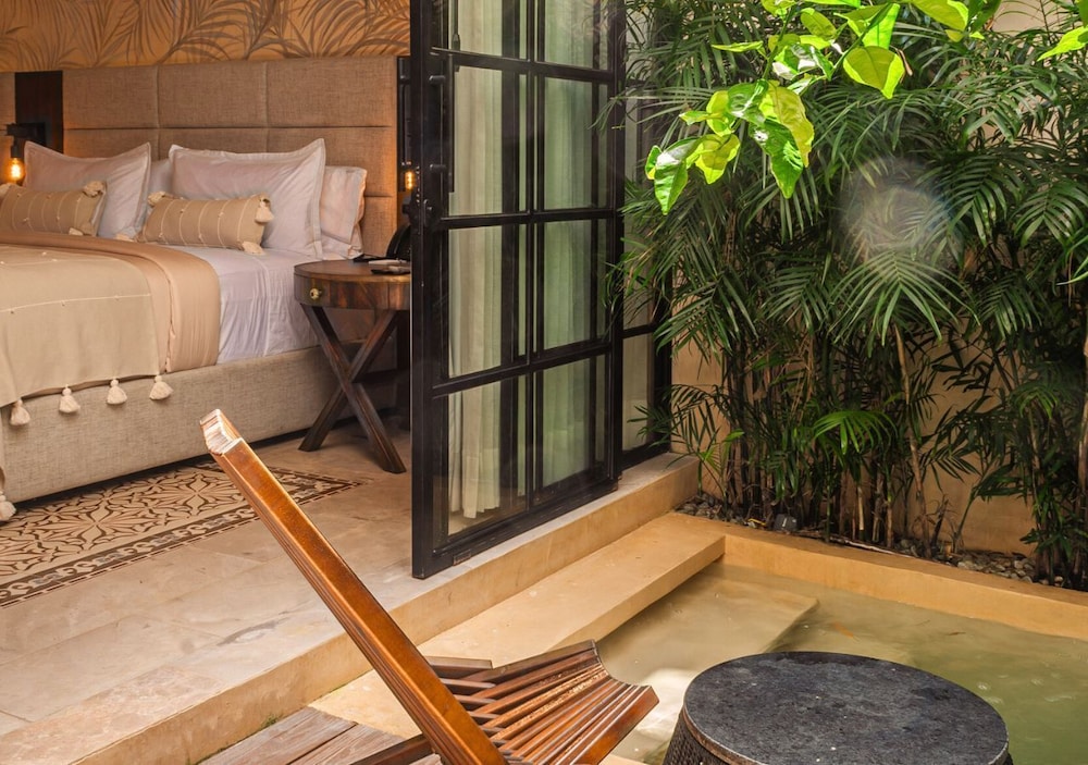 adoro hotel boutique adults only