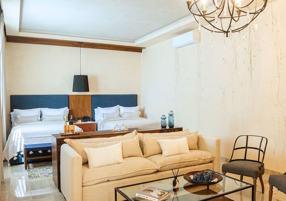 adoro hotel boutique adults only