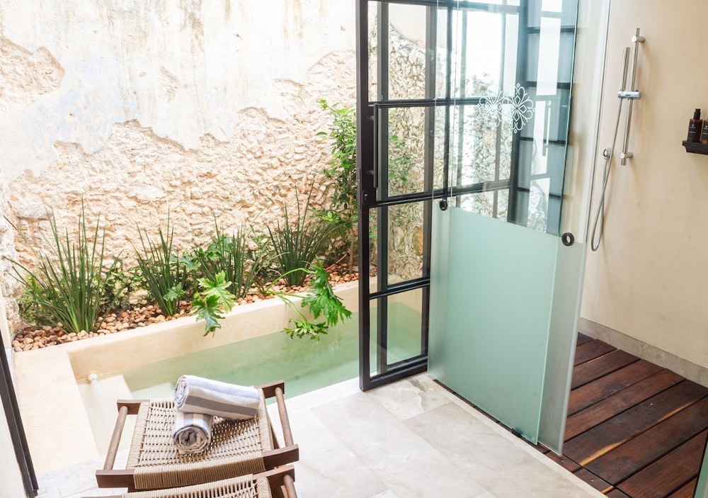 adoro hotel boutique adults only