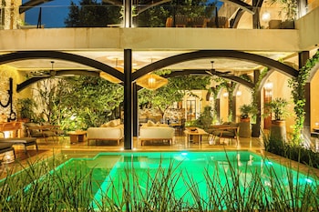 adoro hotel boutique adults only