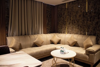 abraj almarzam hotel