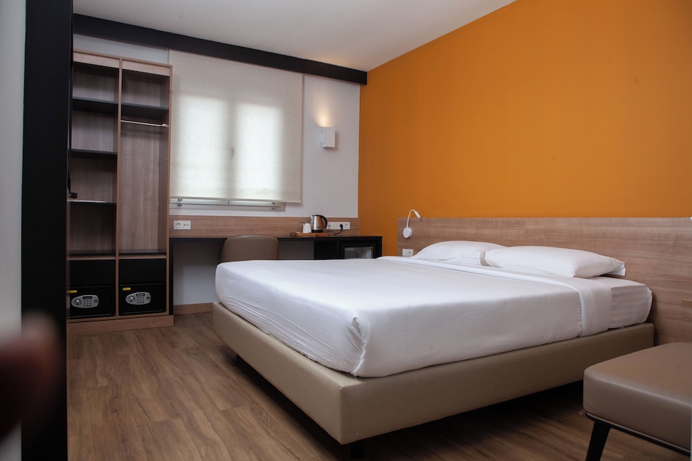 dunia hotel bamako aci 2000