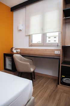 dunia hotel bamako aci 2000