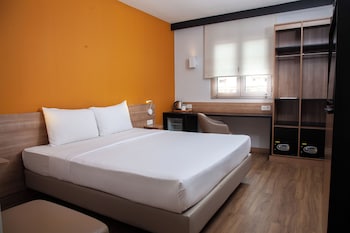 dunia hotel bamako aci 2000