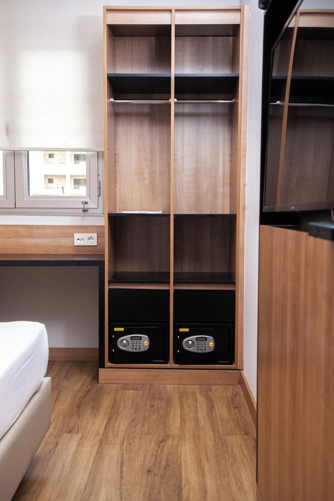 dunia hotel bamako aci 2000