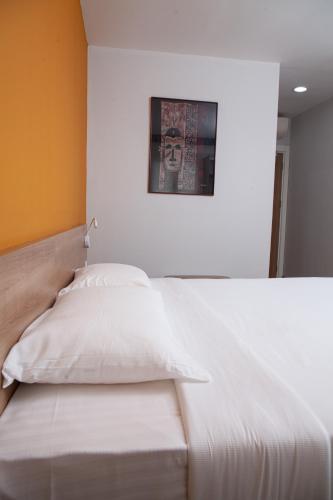 dunia hotel bamako aci 2000