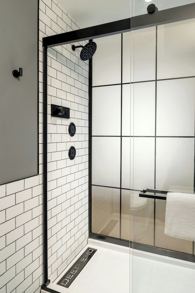 moxy cincinnati downtown