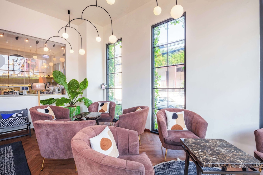 surestay by best western iconic ari jatujak