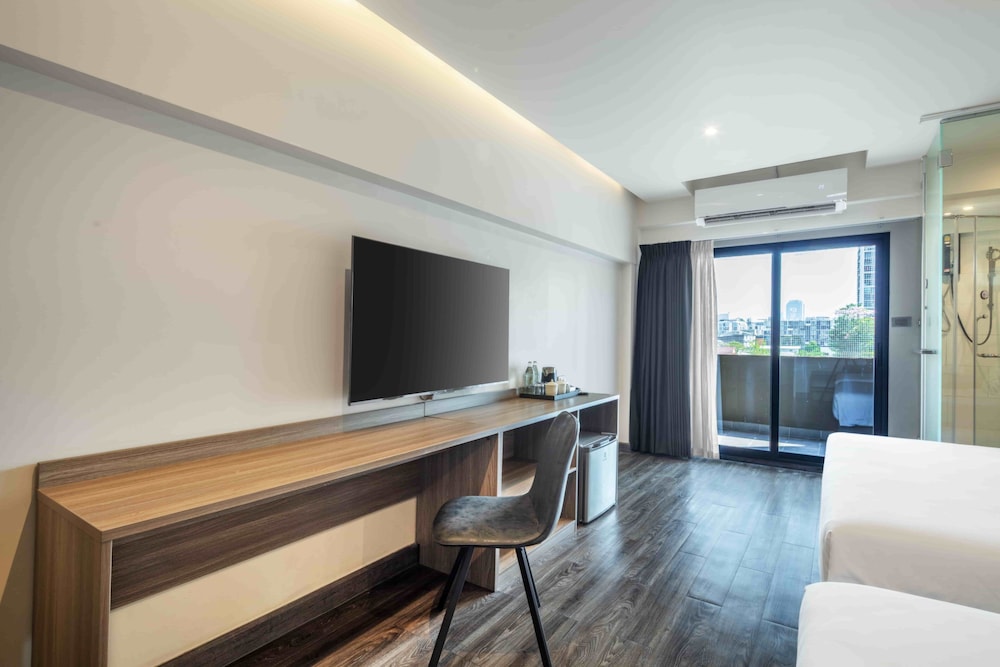 surestay by best western iconic ari jatujak