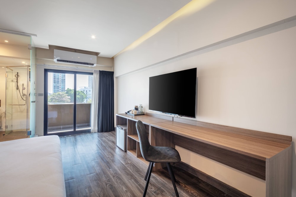 surestay by best western iconic ari jatujak