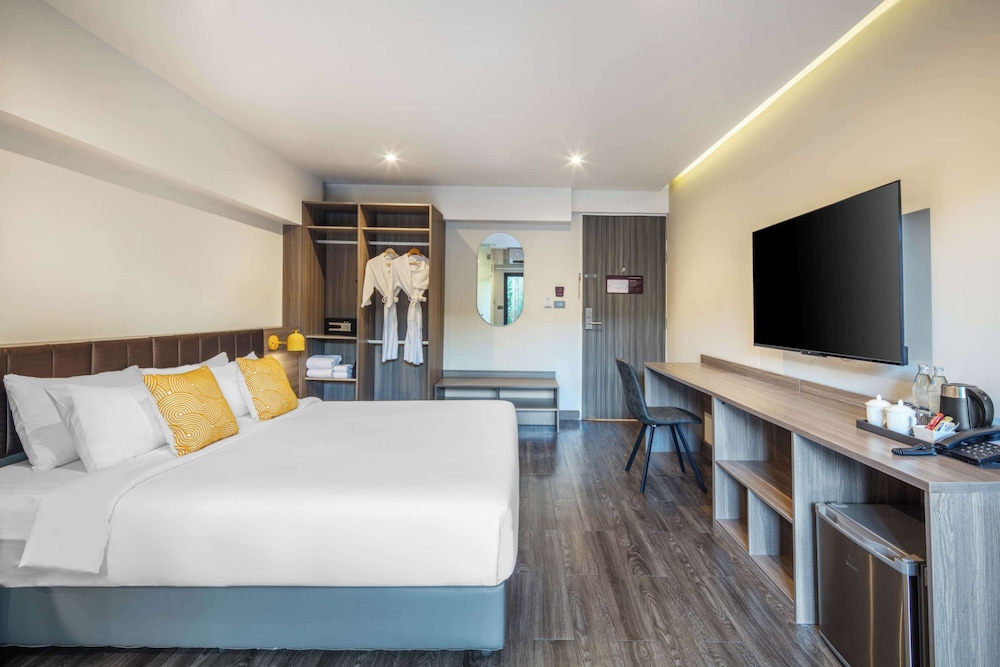 surestay by best western iconic ari jatujak