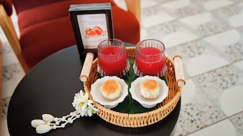 Sugar Marina Hotel -Pop- Kata Beach,,4 star