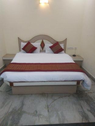 hotel gush new delhi railway station