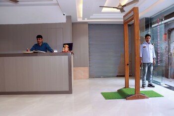 hotel gush new delhi railway station