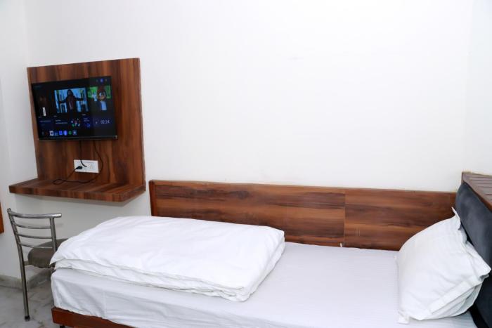 hotel gush new delhi railway station