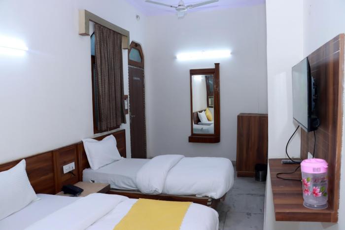 hotel gush new delhi railway station