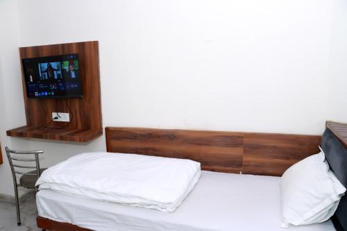 hotel gush new delhi railway station
