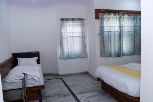 hotel gush new delhi railway station